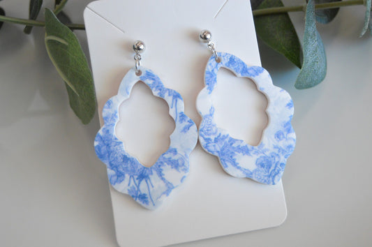 Blue Chinoiserie Scalloped Cutout Earrings